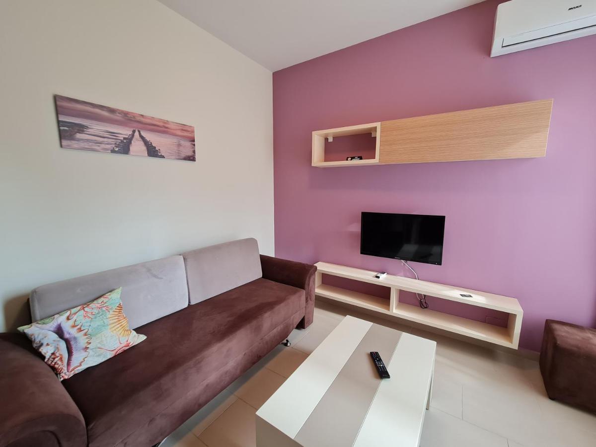 Apartment Holiday *