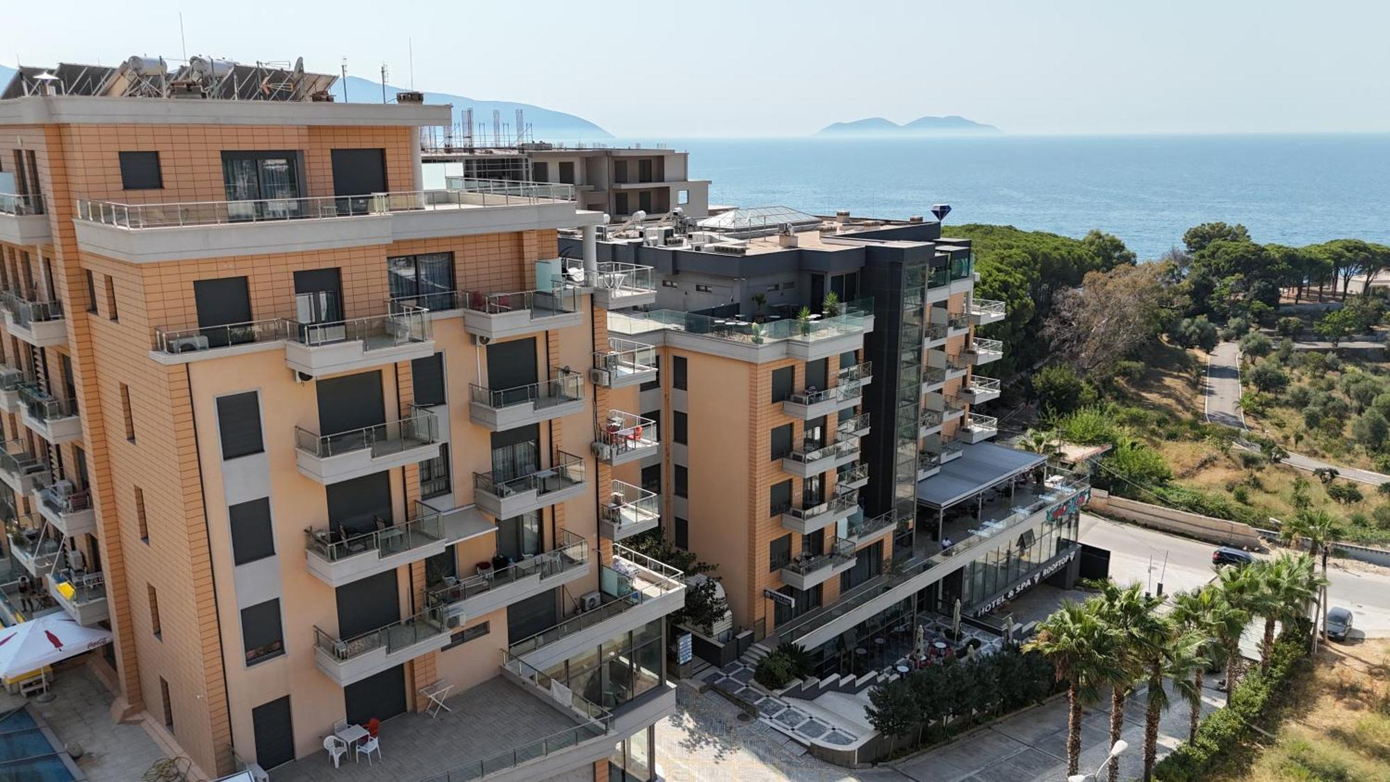 Holiday * Vlore