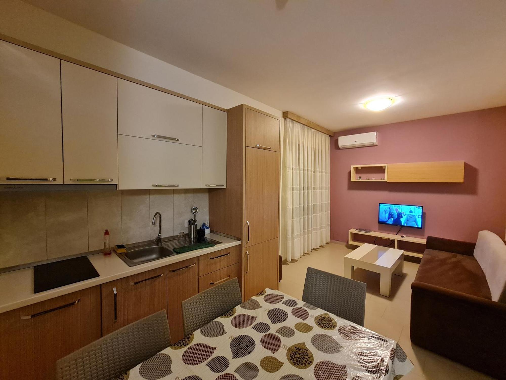 Apartament Holiday *