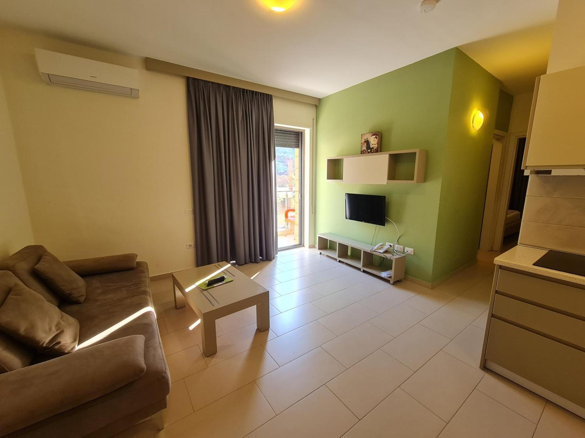 Apartament Holiday *