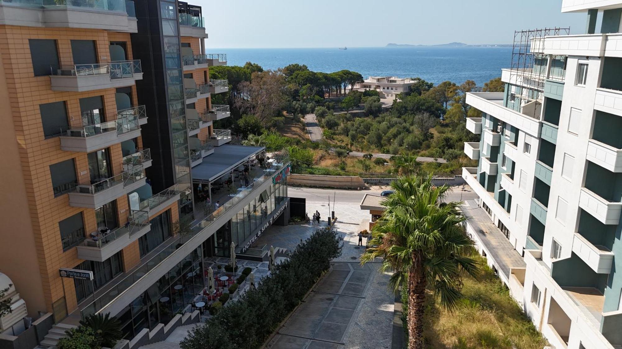 Apartament Holiday *